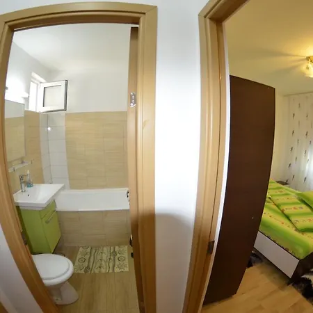 Apartament Claudia Apartment *